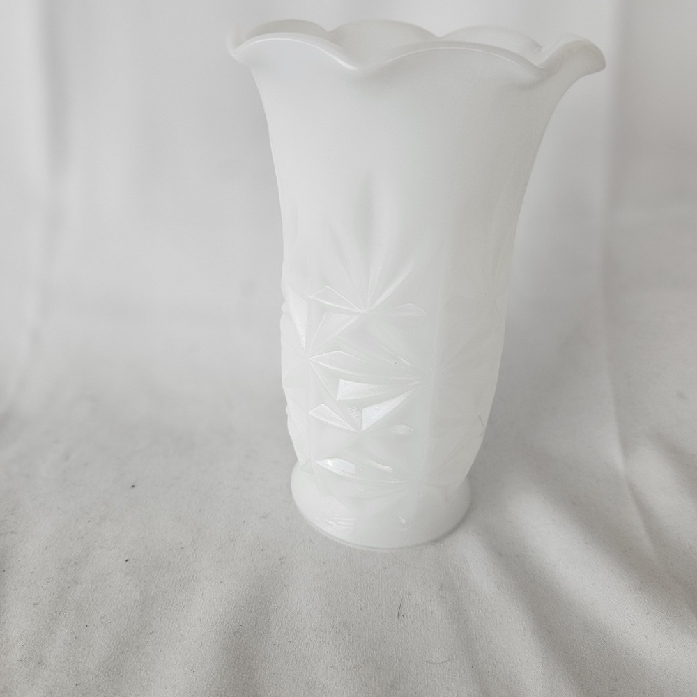 Vintage Hazel Atlas Milk Gass Vase Star Burst Pattern Ruffled Scalloped Edge